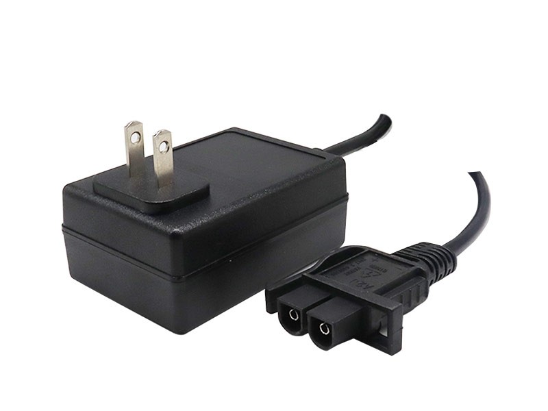 12W SERIES HORIZONTAL UL AMERICAN STANDARD CHARGER WITH ROTATING LIGHT